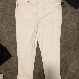 NWT Capri leggings